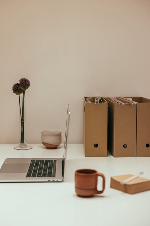 Simple Tips for Organizing a Clutter-Free Workspace at Home or in the Office